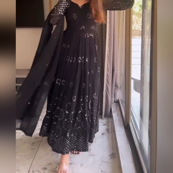 Anarkali 3 set indian dress. - Picture 2 of 3